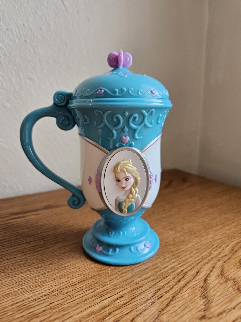 Disney Frozen Lidded Mug Cup Elsa Anna Flip Top Princess Handle
